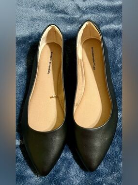 Amazon Essentials Black Pointed Toe Slip-On Flats